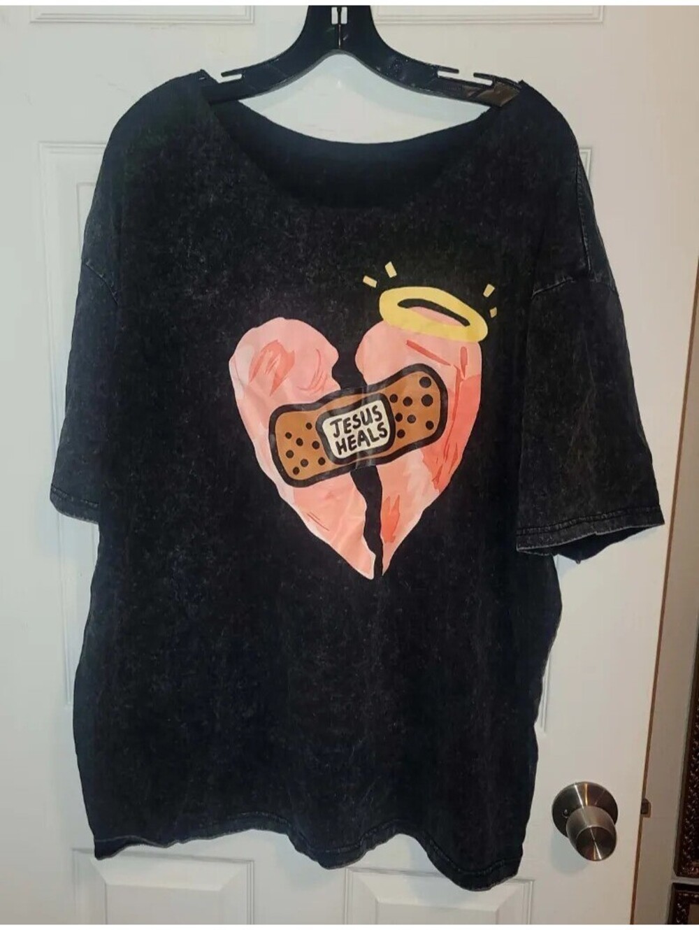 JESUS HEALS BROKEN HEART BANDAGE DARK HEATHER GRAY/BLACK RELAXED FIT T-SHIRT 2XL